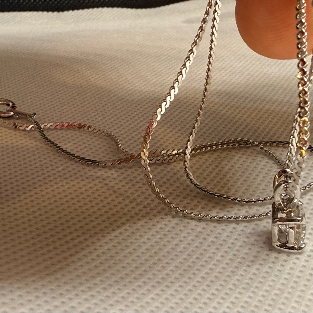 Elegant Silver Pendant Necklace - Picture 4 of 4